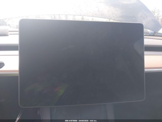 7SAYGDED3RF044013 Tesla Model Y