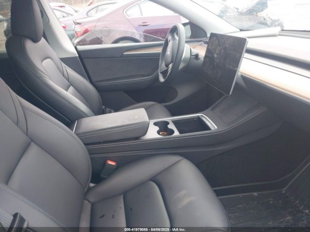 7SAYGDED3RF044013 Tesla Model Y