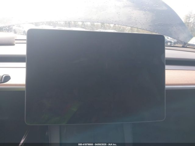 7SAYGDED3RF044013 Tesla Model Y