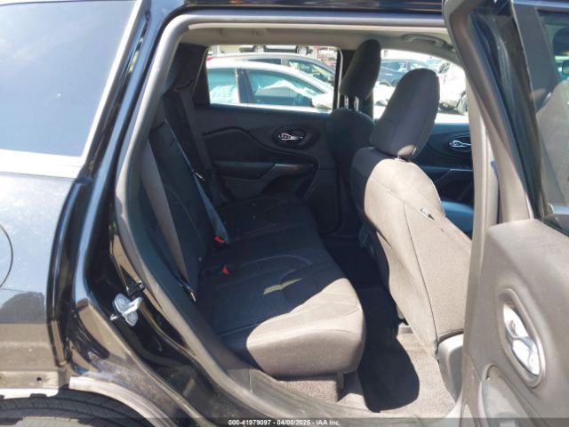 1C4PJLCB6KD171468 Jeep Cherokee Latitude Fwd