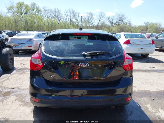 1FADP3N22EL453329 Ford Focus Titanium