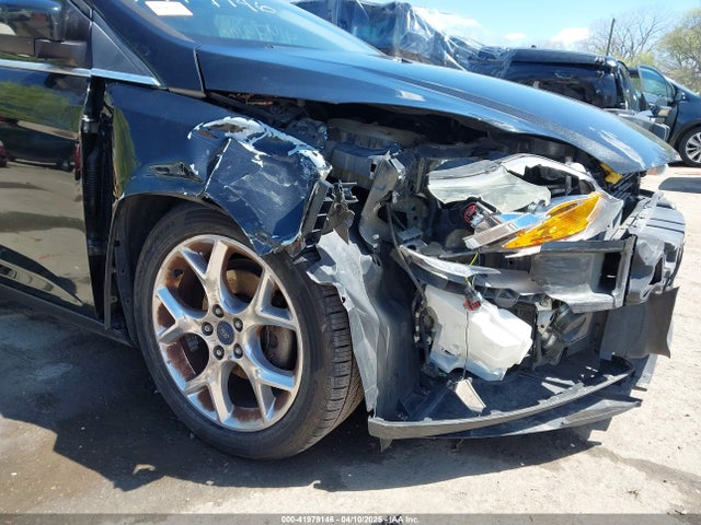1FADP3N22EL453329 Ford Focus Titanium