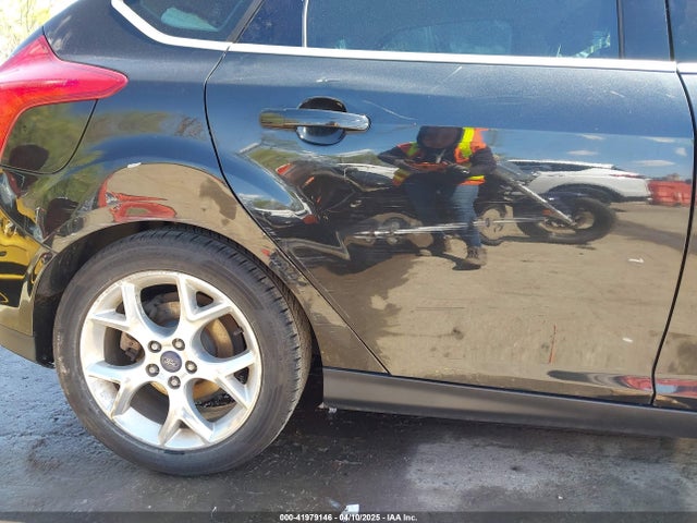 1FADP3N22EL453329 Ford Focus Titanium