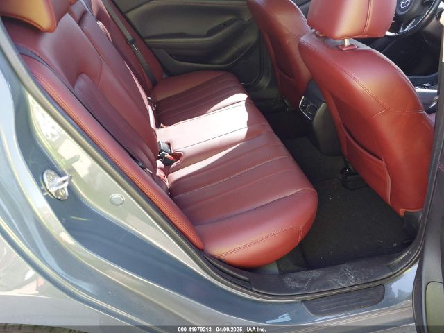 JM1GL1WY4M1619533 Mazda Mazda6 Carbon Edition