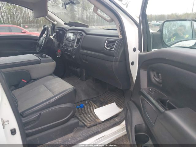 1N6AA1R75HN532377 Nissan TITAN S