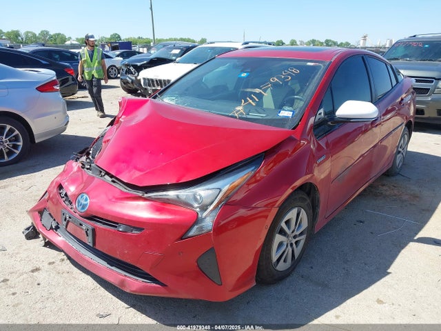 Toyota Prius Four 2018 JTDKARFUXJ3551833 Image 2