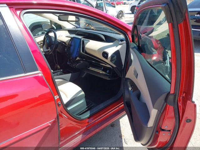 Toyota Prius Four 2018 JTDKARFUXJ3551833 Image 5