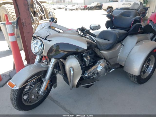 2018 HARLEY-DAVIDSON FLHTCUTG 1HD1MAD11JB850225 Photo 1