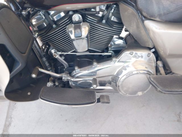 2018 HARLEY-DAVIDSON FLHTCUTG 1HD1MAD11JB850225 Photo 8