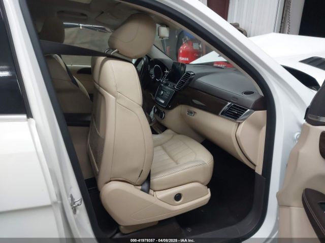 4JGDF6EE6JA998590 Mercedes-Benz m276