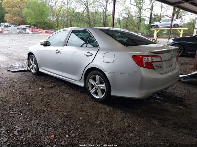 4T1BF1FK0EU763816 Toyota CAMRY SE