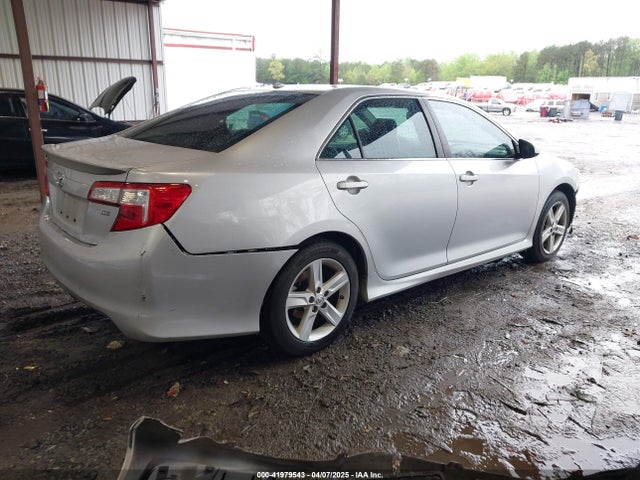 4T1BF1FK0EU763816 Toyota CAMRY SE