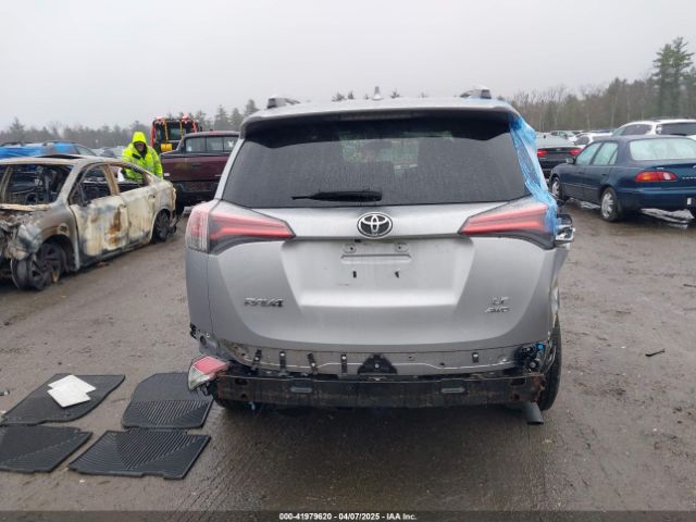 2T3BFREV4GW419670 Toyota RAV4 LE
