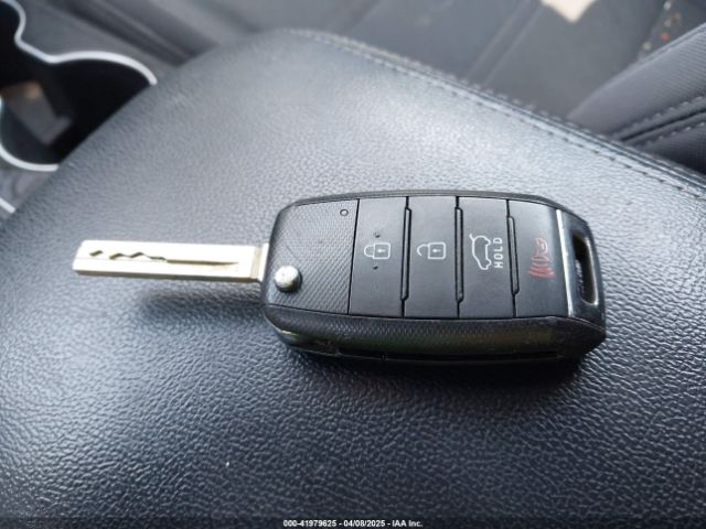 5XYPG4A55GG142246 KIA Sorento 3.3l Lx