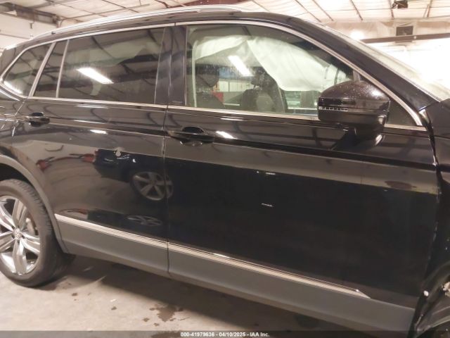 3VV2B7AXXMM034880 Volkswagen Tiguan 2.0t Se/2.0t Se R-line Black/2.0t Sel