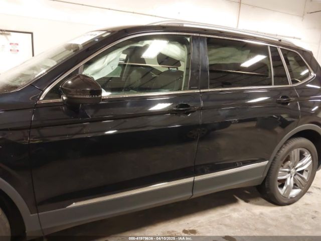 3VV2B7AXXMM034880 Volkswagen Tiguan 2.0t Se/2.0t Se R-line Black/2.0t Sel