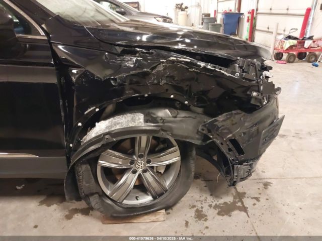 3VV2B7AXXMM034880 Volkswagen Tiguan 2.0t Se/2.0t Se R-line Black/2.0t Sel