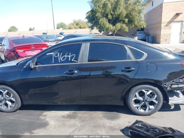 3KPF24ADXKE016732 KIA Forte Lxs