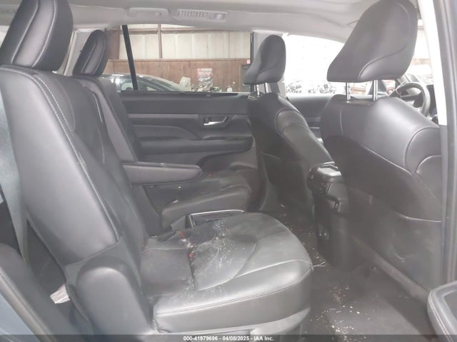 5TDAAAB50RS040749 Toyota Grand Highlander Platinum