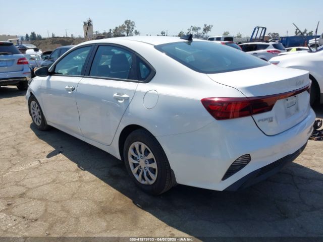 3KPF24AD7PE656677 KIA FORTE LX