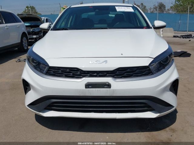 3KPF24AD7PE656677 KIA FORTE LX