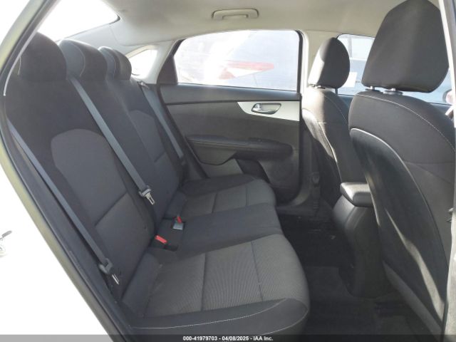 3KPF24AD7PE656677 KIA FORTE LX