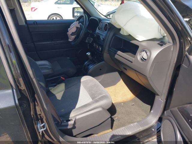 1C4NJPBA5GD670258 Jeep Patriot Sport