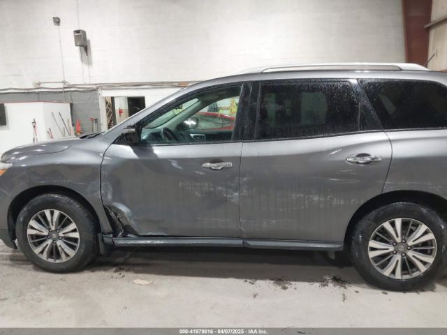 5N1DR2MM2HC622055 Nissan Pathfinder S