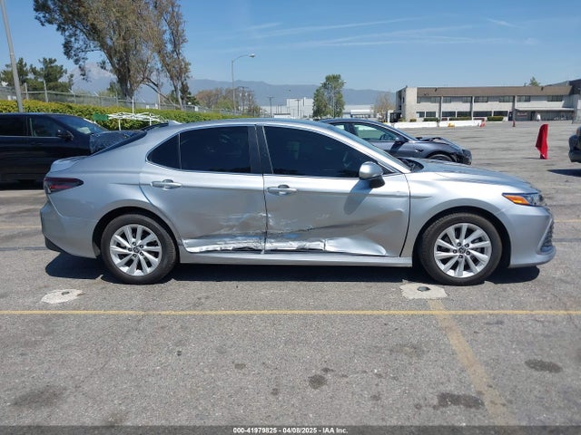 4T1C11AK6NU716400 Toyota CAMRY LE
