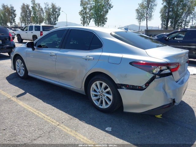 4T1C11AK6NU716400 Toyota CAMRY LE
