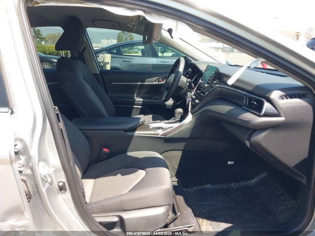 4T1C11AK6NU716400 Toyota CAMRY LE