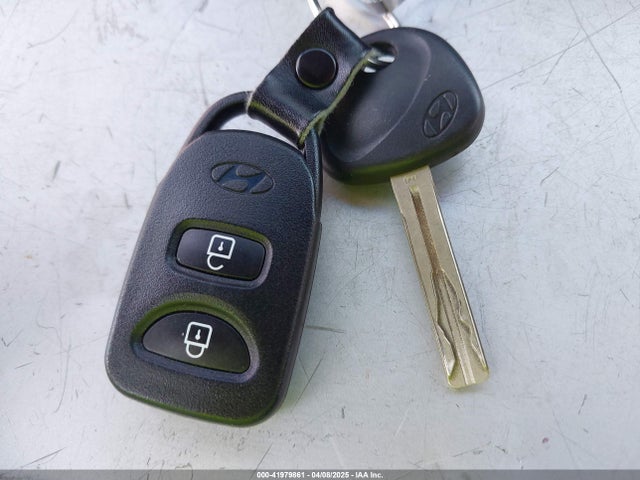 KM8JU3AG1FU100529 Hyundai TUCSON SE