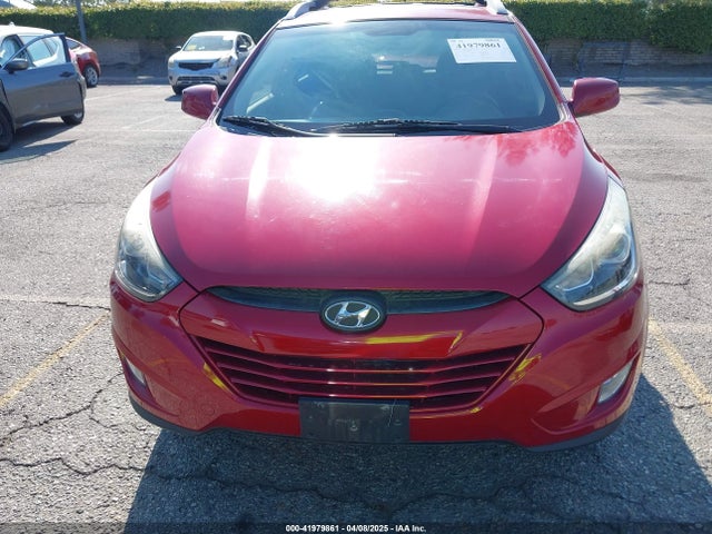 KM8JU3AG1FU100529 Hyundai TUCSON SE