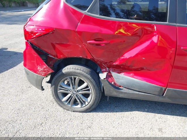 KM8JU3AG1FU100529 Hyundai TUCSON SE