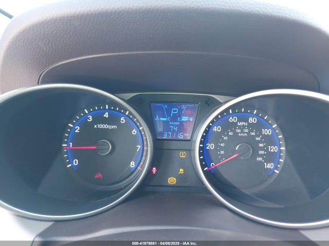 KM8JU3AG1FU100529 Hyundai TUCSON SE