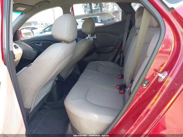 KM8JU3AG1FU100529 Hyundai TUCSON SE