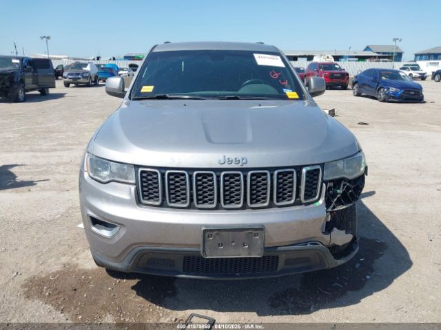1C4RJEAG0HC890832 Jeep Grand Cherokee Laredo 4x2