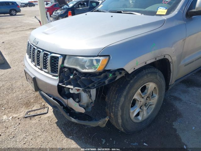 1C4RJEAG0HC890832 Jeep Grand Cherokee Laredo 4x2