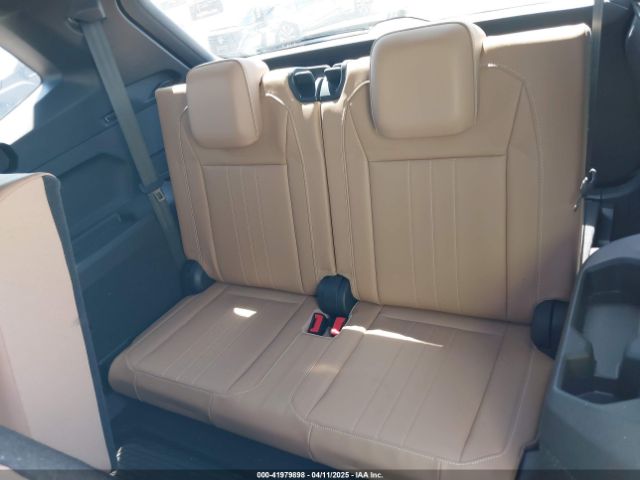 3VVCB7AX8RM127246 Volkswagen Tiguan 2.0t Se R-line Black