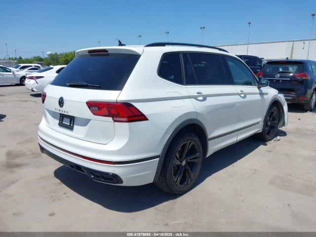 3VVCB7AX8RM127246 Volkswagen Tiguan 2.0t Se R-line Black