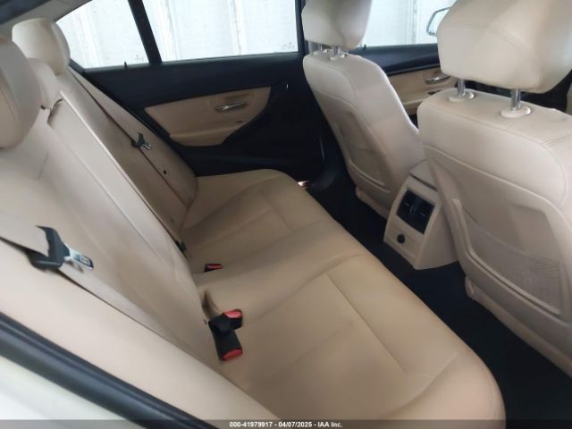 WBA8A9C57JAH13937 BMW 320i