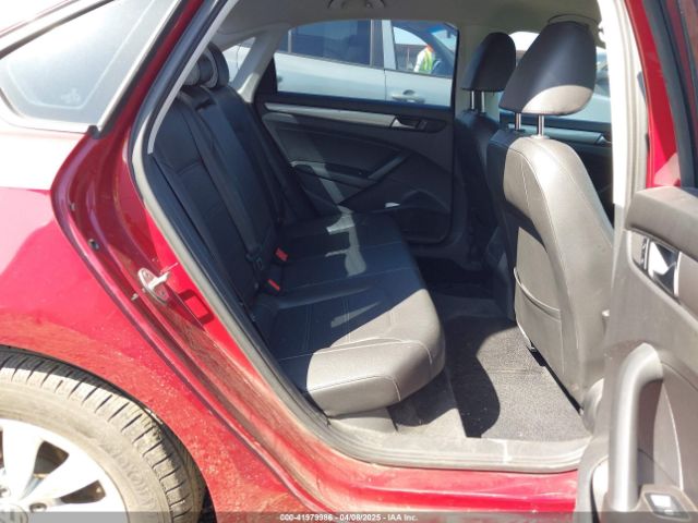 1VWAS7A35FC021141 Volkswagen Passat 1.8t Wolfsburg Edition