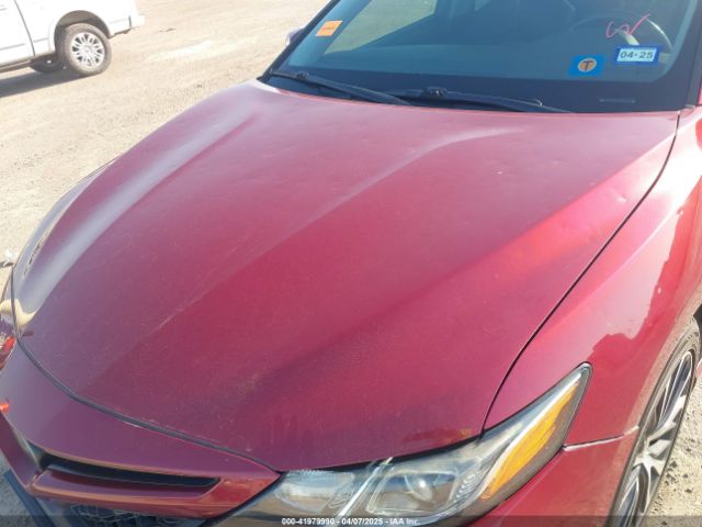 4T1B11HK2JU569472 Toyota CAMRY SE