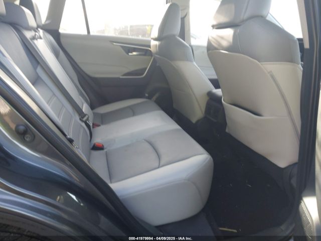 2T3C1RFV5RC252063 Toyota Rav4 Xle Premium