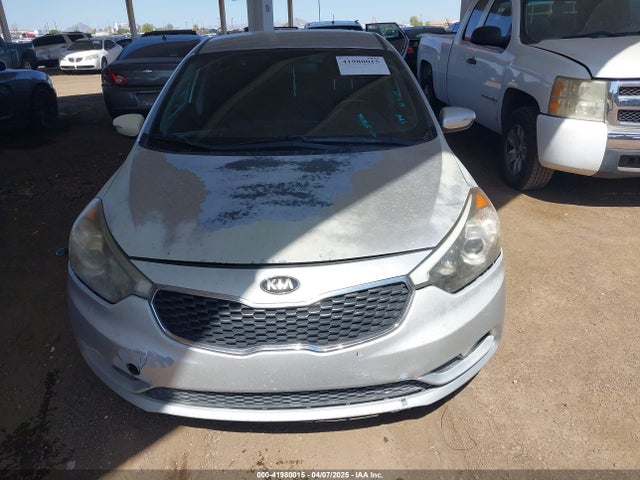 KNAFX4A8XG5598156 KIA FORTE EX
