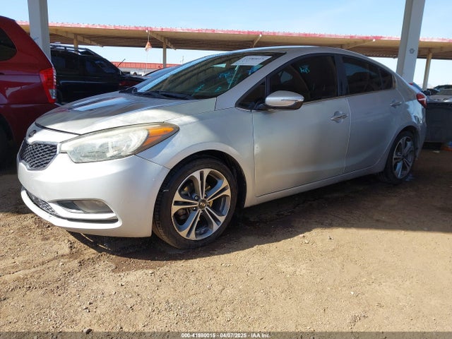 KNAFX4A8XG5598156 KIA FORTE EX