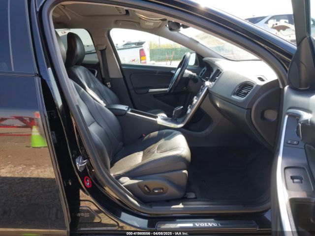 YV440MWK0J2042382 Volvo V60 Cross Country T5