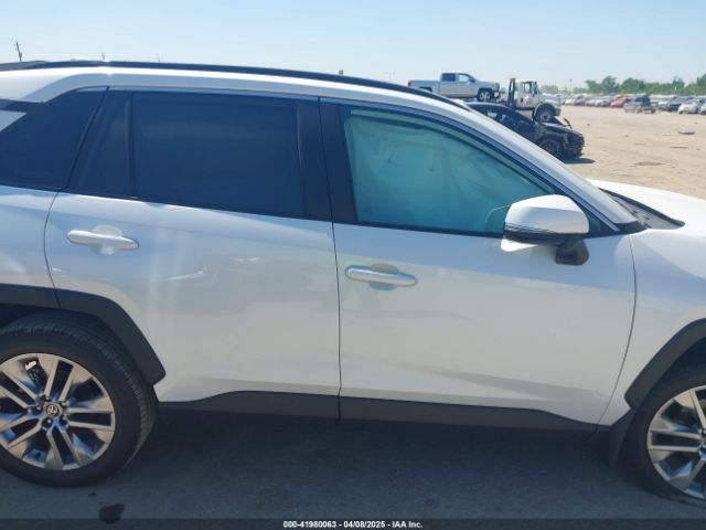 2T3C1RFV6RW362103 Toyota Rav4 Xle Premium
