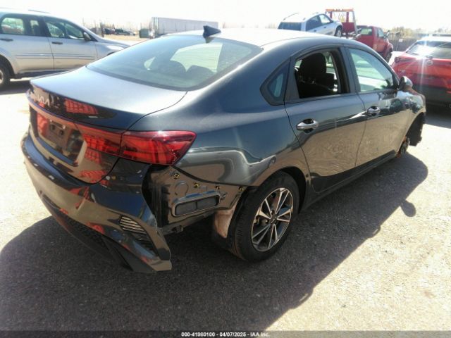 3KPF24AD8RE768200 KIA Forte Lxs