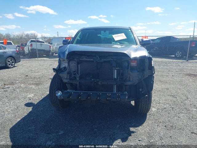 5TFAX5GN5HX091428 Toyota Tacoma Sr